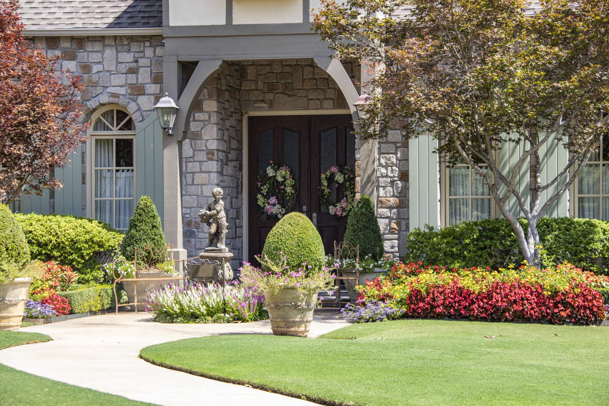 4 Key Landscaping Tips for Homeowners